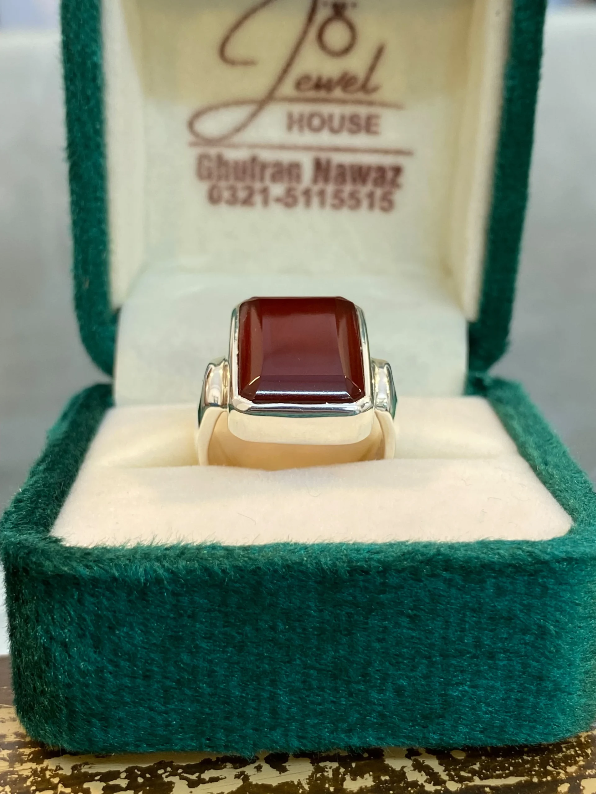 Deep Red Aqeeq Ring in Sterling Silver - Image 6